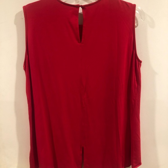 Brand New with tags Bela NYC top in cherry red - Picture 3 of 6